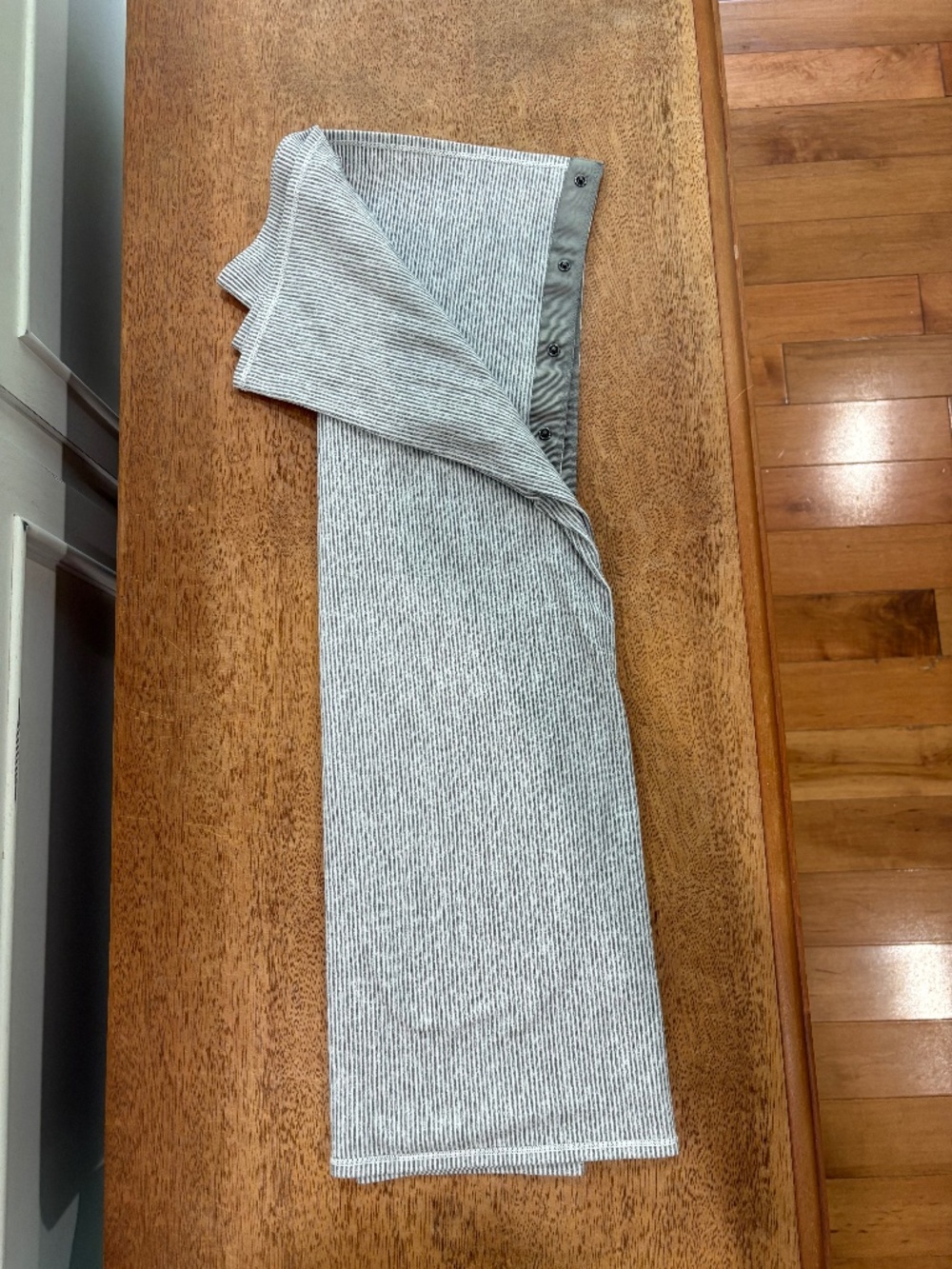 Lululemon Vinyasa Scarf *Rulu Tonka Stripe Cashew / Heathered Black